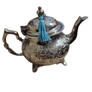 Moroc tea set Moroccan Elegant Silver Teapot with Blue Tassel